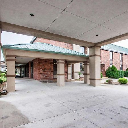 Quality Inn & Suites North Springfield Eksteriør billede