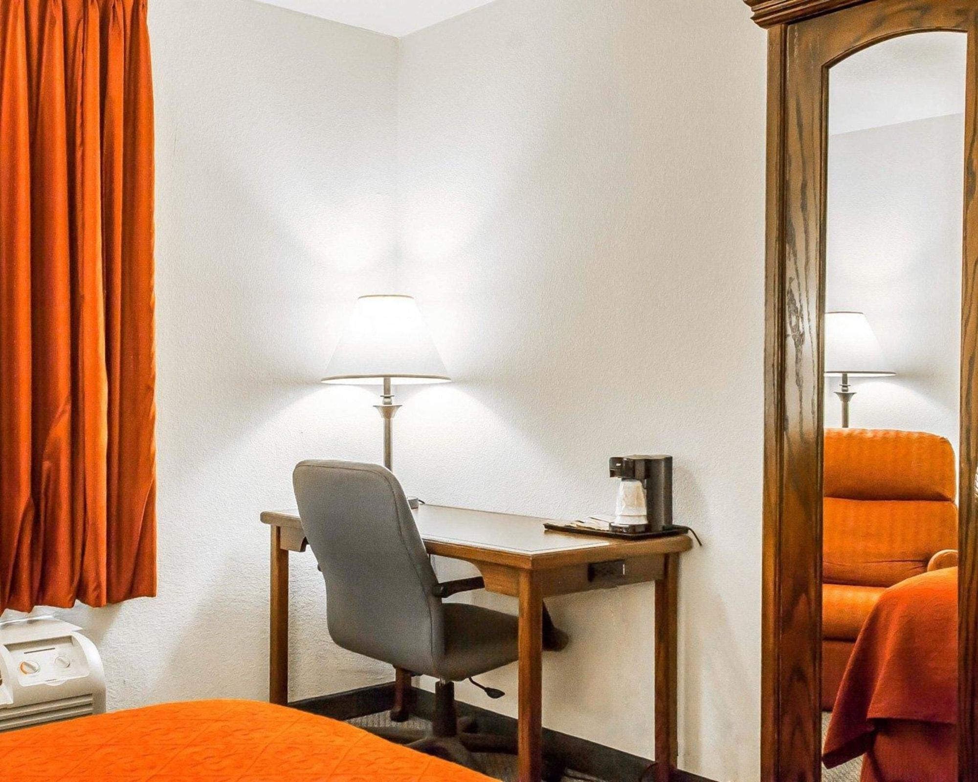 Quality Inn & Suites North Springfield Eksteriør billede