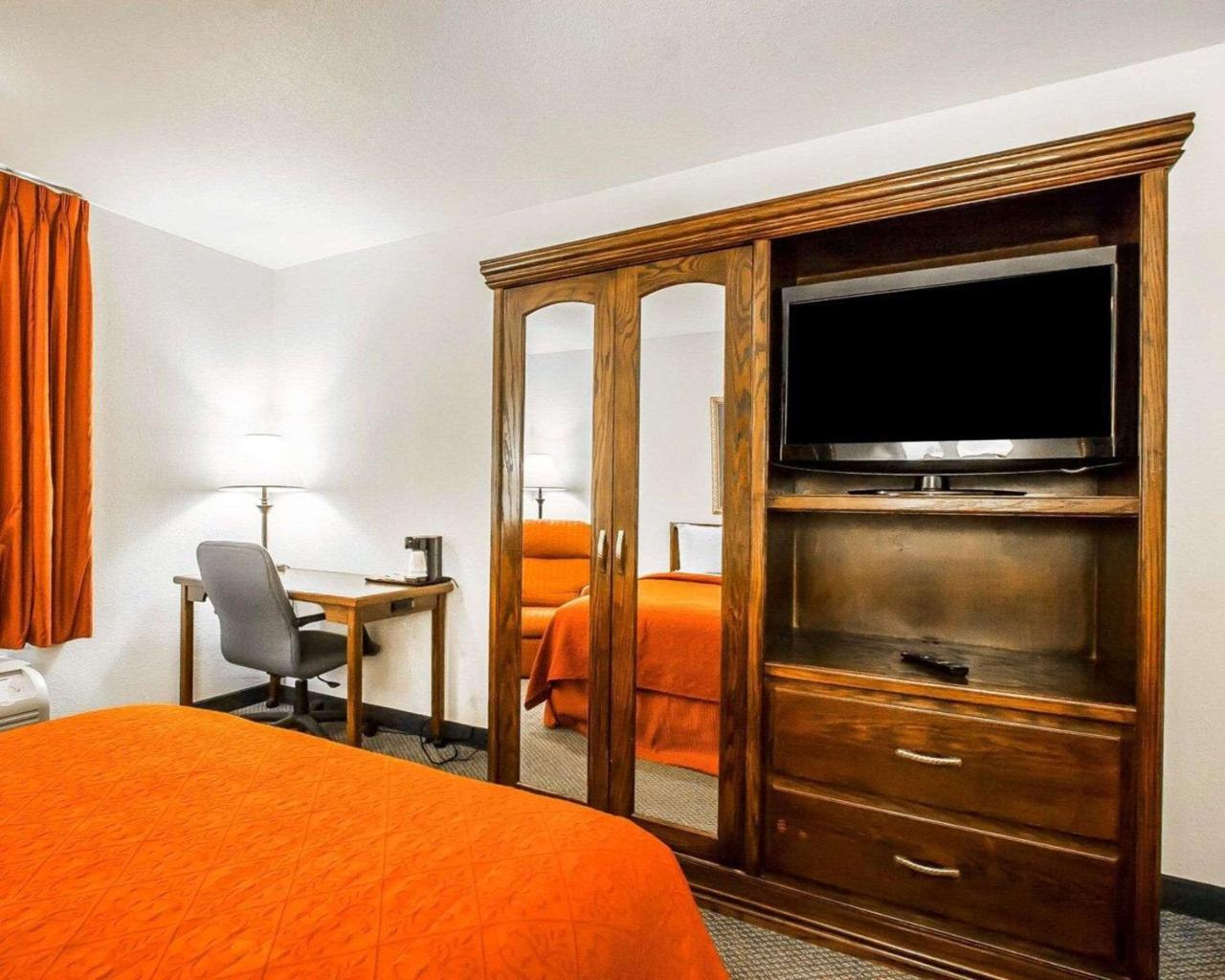 Quality Inn & Suites North Springfield Eksteriør billede