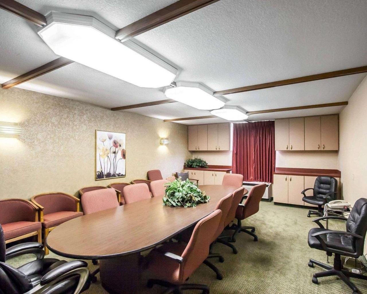 Quality Inn & Suites North Springfield Eksteriør billede