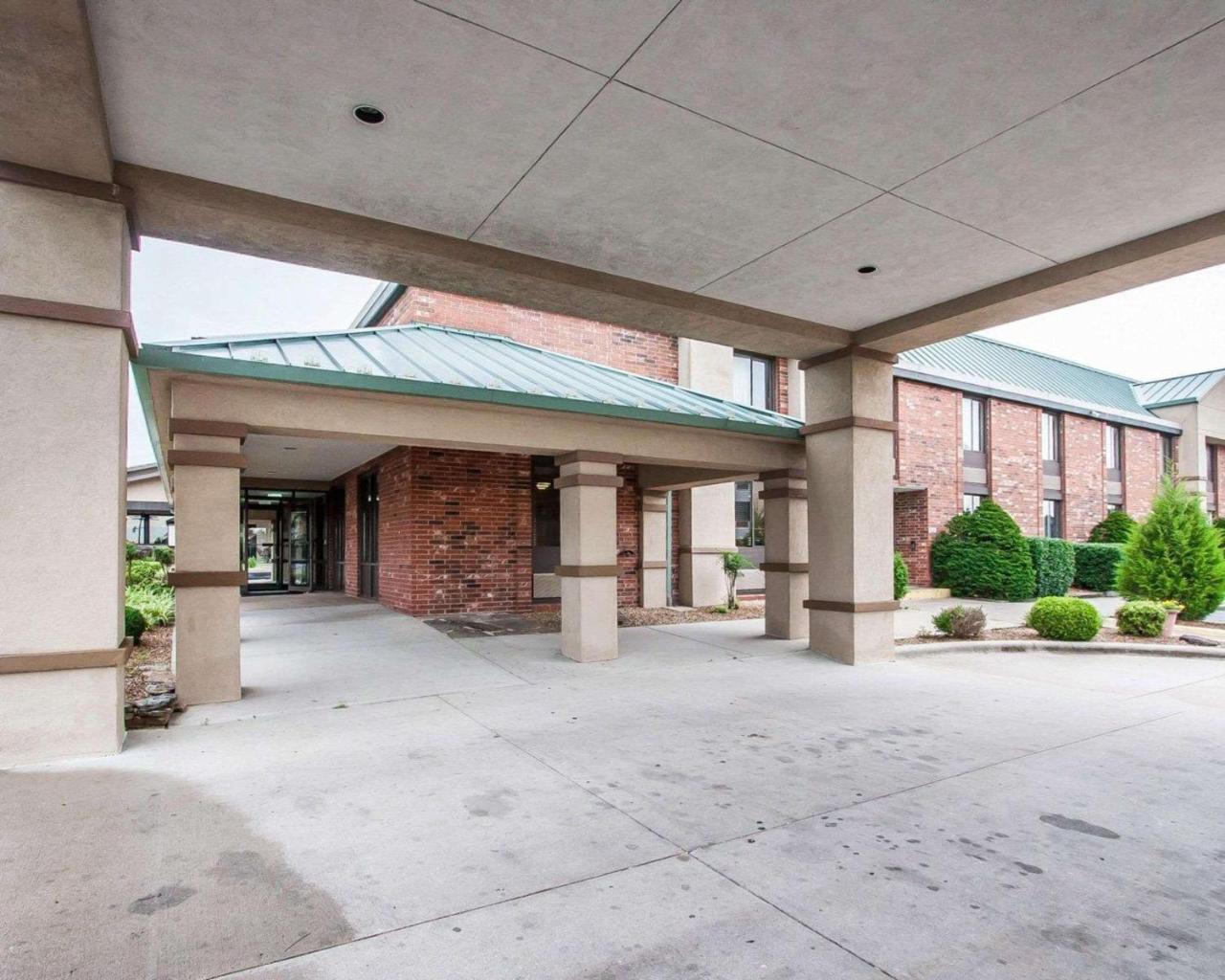 Quality Inn & Suites North Springfield Eksteriør billede