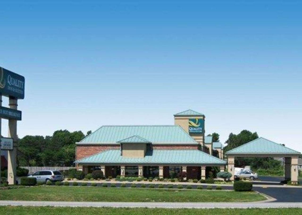 Quality Inn & Suites North Springfield Eksteriør billede