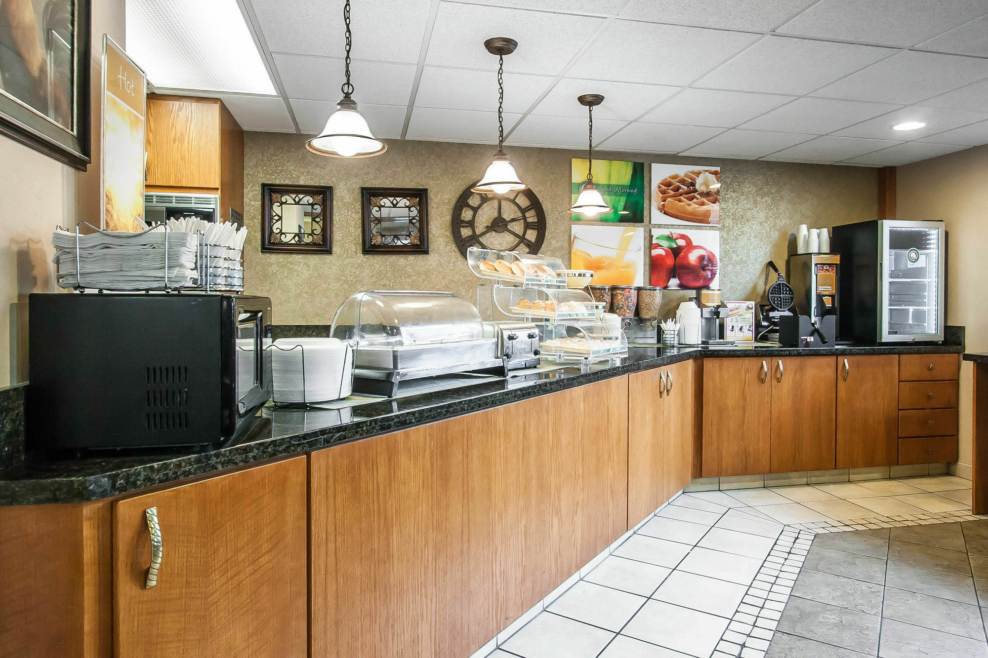 Quality Inn & Suites North Springfield Eksteriør billede
